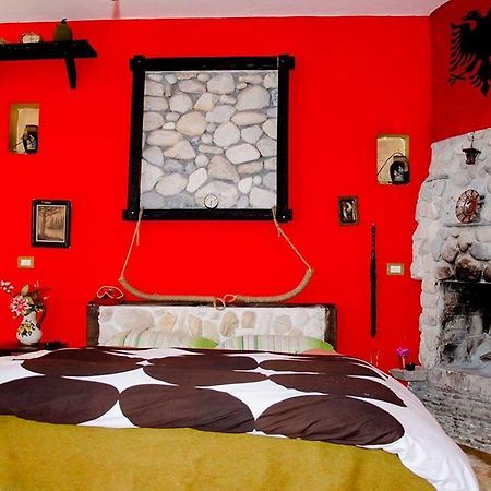 Hotel Vila "Oda E Miqve" Vlorë Buitenkant foto