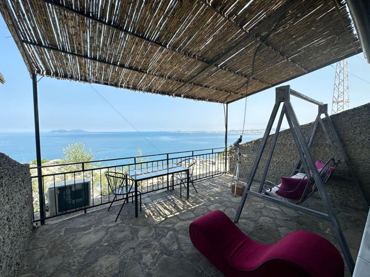 Hotel Vila "Oda E Miqve" Vlorë Buitenkant foto