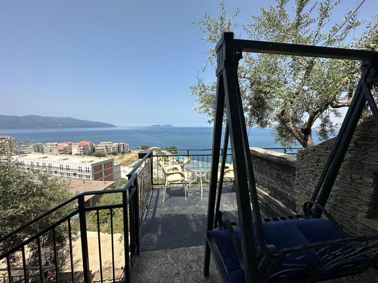 Hotel Vila "Oda E Miqve" Vlorë Buitenkant foto