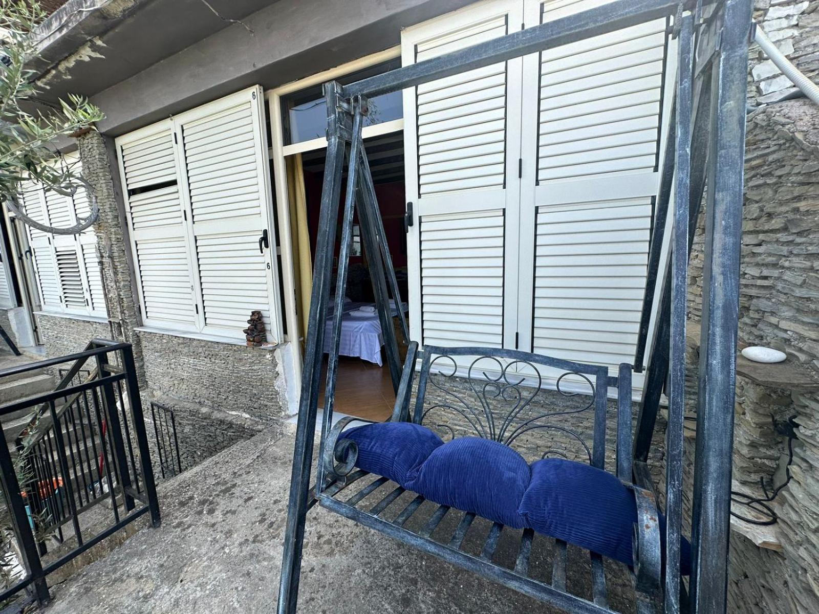 Hotel Vila "Oda E Miqve" Vlorë Buitenkant foto
