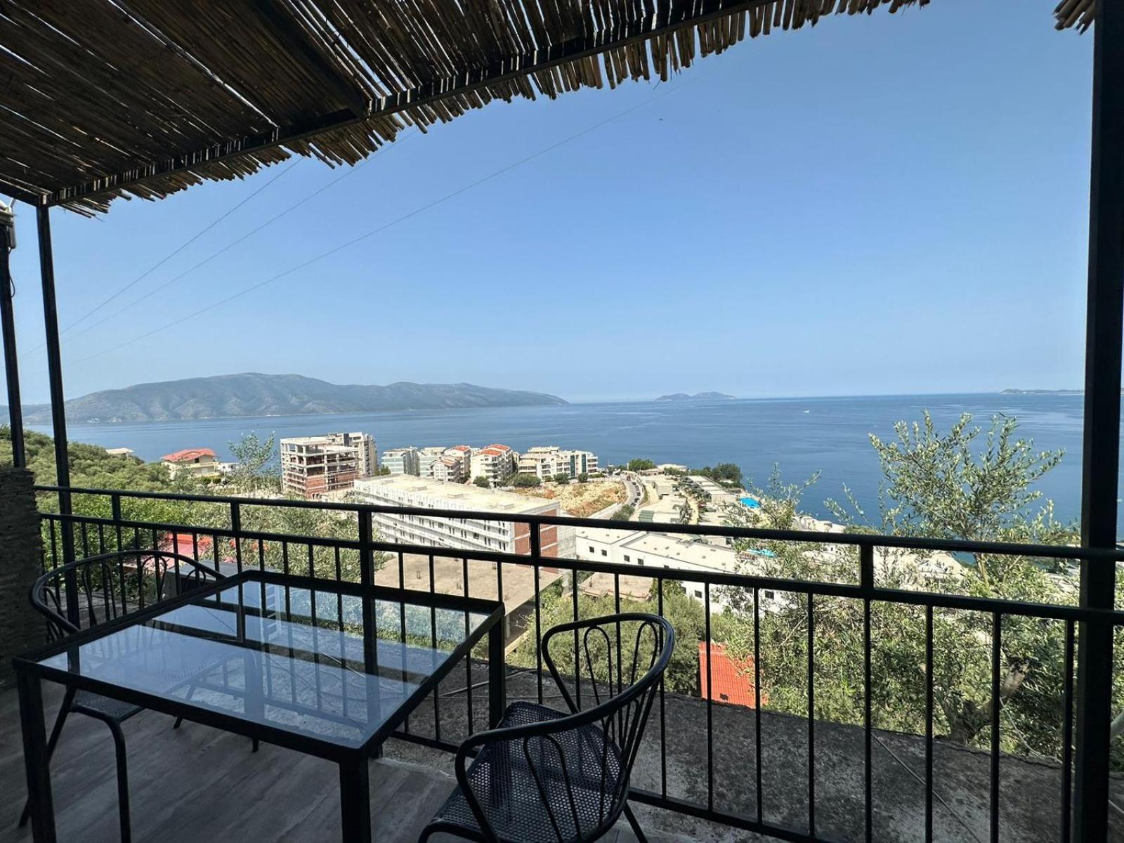 Hotel Vila "Oda E Miqve" Vlorë Buitenkant foto