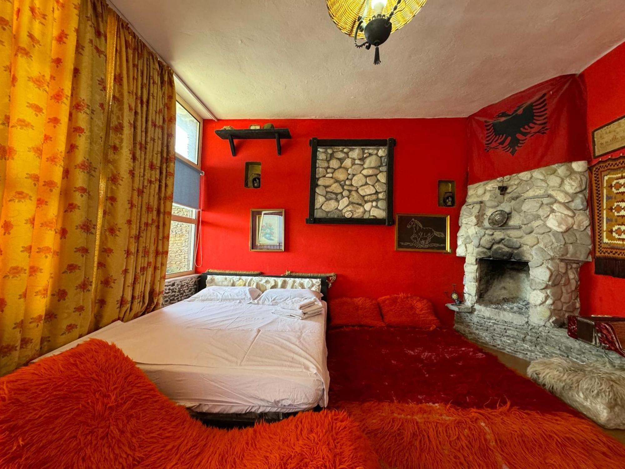 Hotel Vila "Oda E Miqve" Vlorë Buitenkant foto