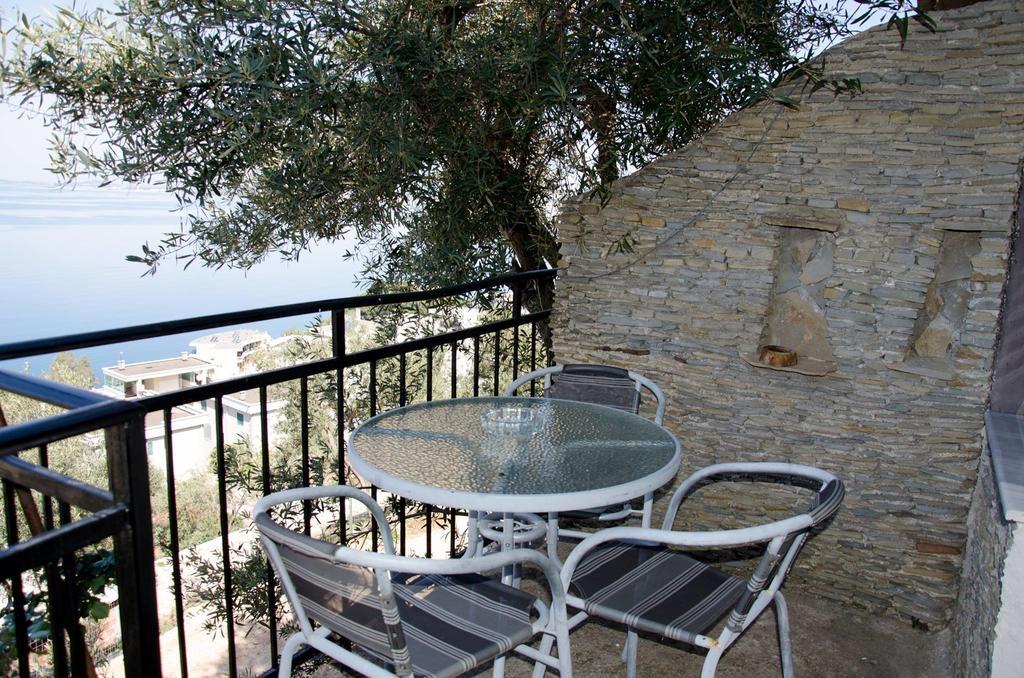 Hotel Vila "Oda E Miqve" Vlorë Buitenkant foto